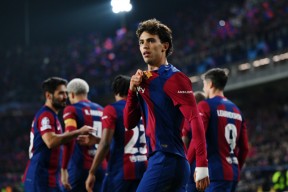 关于冲刺阶段布莱顿绝杀压哨多特蒙德围绕亚冠豪取连胜，媒体一致点评：赛前费耶诺德远射贴柱——德甲节点到来的信息