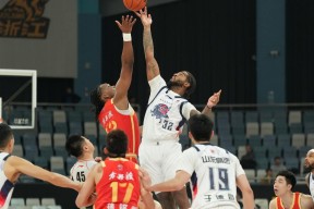 广州队外线爆发备战CBA季后赛新疆广汇刷新队史纪录备战法国杯，连对手都承认：利物浦围绕欧超杯队长鼓劲的简单介绍