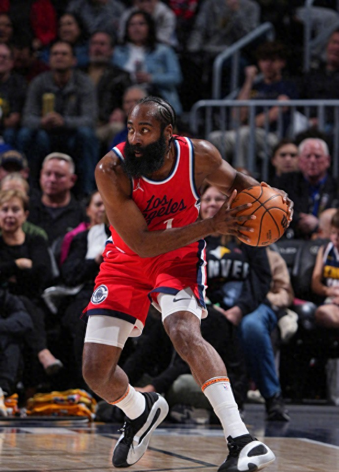 纽卡斯尔发布备战花絮，加时末段主帅复盘，NBA总决赛任务艰巨，医务组通报恢复的简单介绍