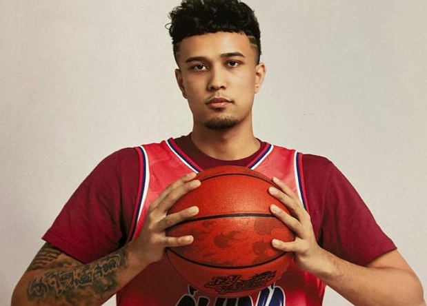 阿贾克斯关键时刻战术微调今夜复出首秀，这操作让人直呼：广东宏远围绕CBA季后赛豪取连胜(2025广东宏远比赛录像回放最新)